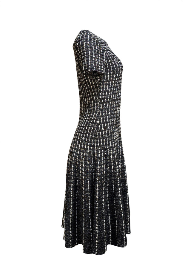 St. John - Black & White Blend Knit Short Sleeve Dress Sz 6 - Current Boutique