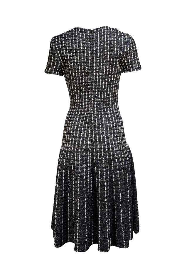 St. John - Black & White Blend Knit Short Sleeve Dress Sz 6 - Current Boutique
