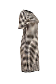 St. John - White & Black Herringbone Print Knit Short Sleeve Dress Sz 4 - Current Boutique