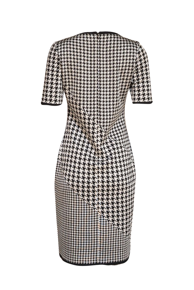 St. John - White & Black Herringbone Print Knit Short Sleeve Dress Sz 4 - Current Boutique
