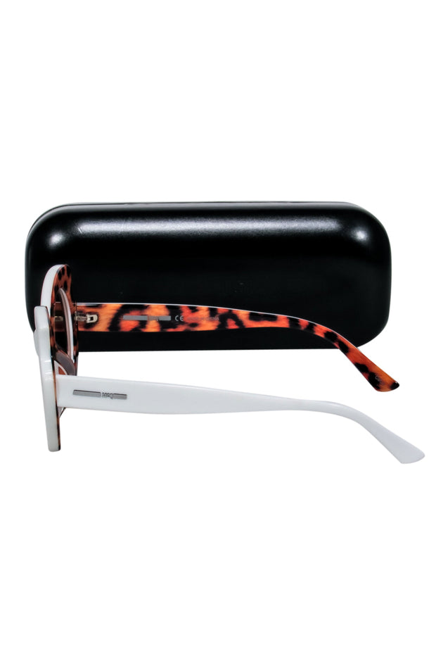 Current Boutique-Alexander McQueen - White Round Frames w/ Tortoise Legs Sunglasses