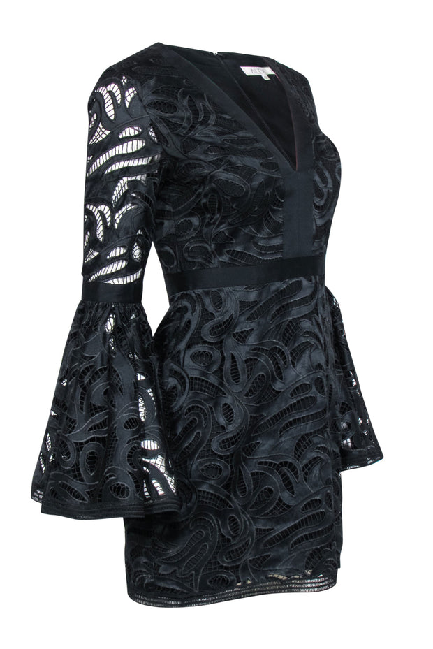Current Boutique-Alexis - Black Embroidered Lace Bell Sleeve Dress Sz S
