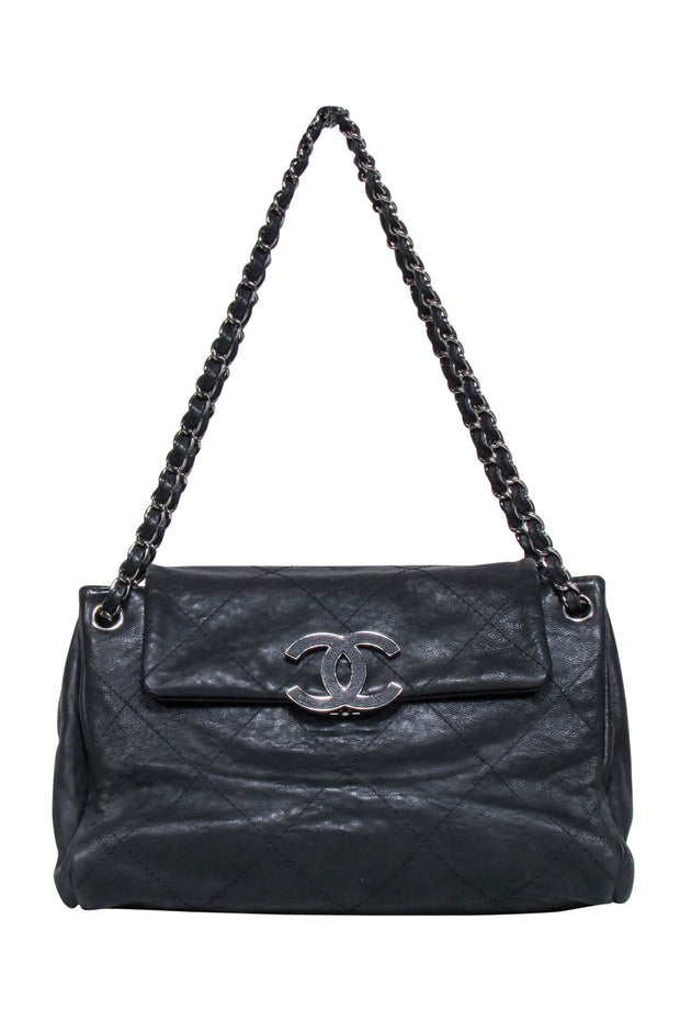 Current Boutique-Chanel - Hamptons Accordion Flap Quilted Calfskin Shoulder Bag