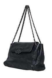 Current Boutique-Chanel - Hamptons Accordion Flap Quilted Calfskin Shoulder Bag