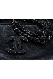 Current Boutique-Chanel - Hamptons Accordion Flap Quilted Calfskin Shoulder Bag