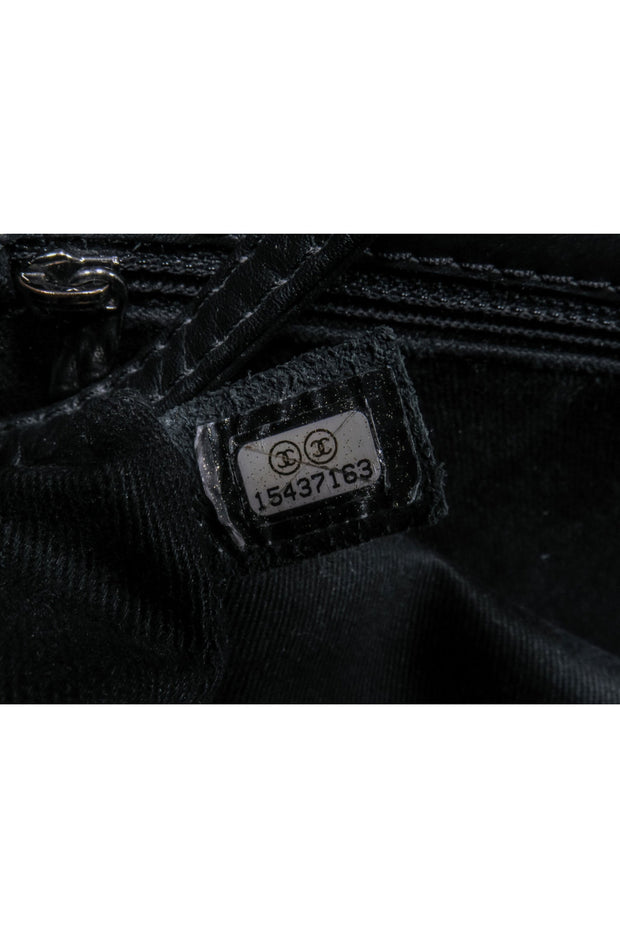 Current Boutique-Chanel - Hamptons Accordion Flap Quilted Calfskin Shoulder Bag