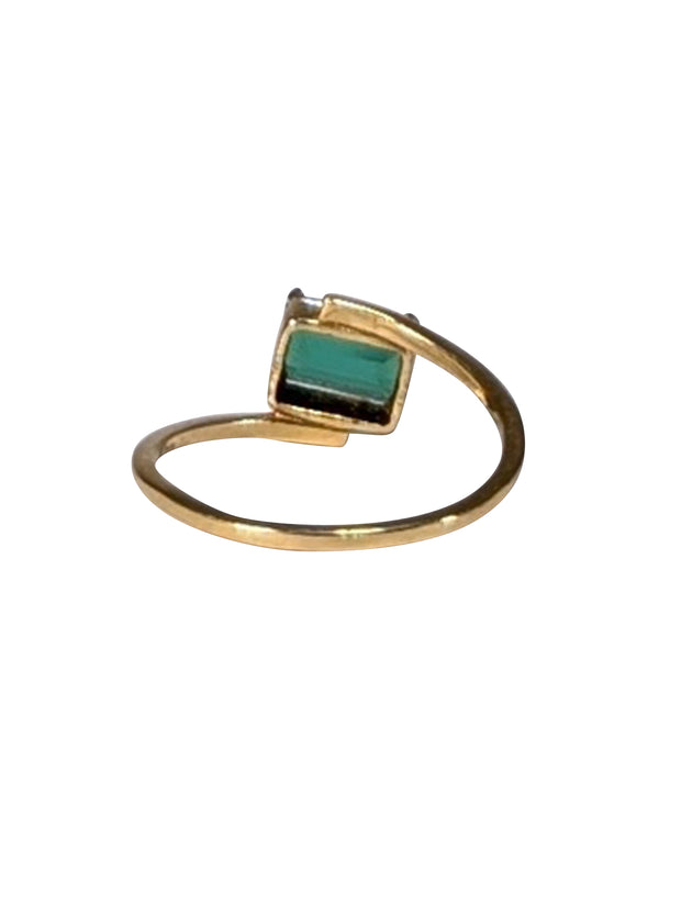 No Label - 18K 750 Gold Ring w/ Emerald Green Rectangular Stone Sz 9 - Current Boutique