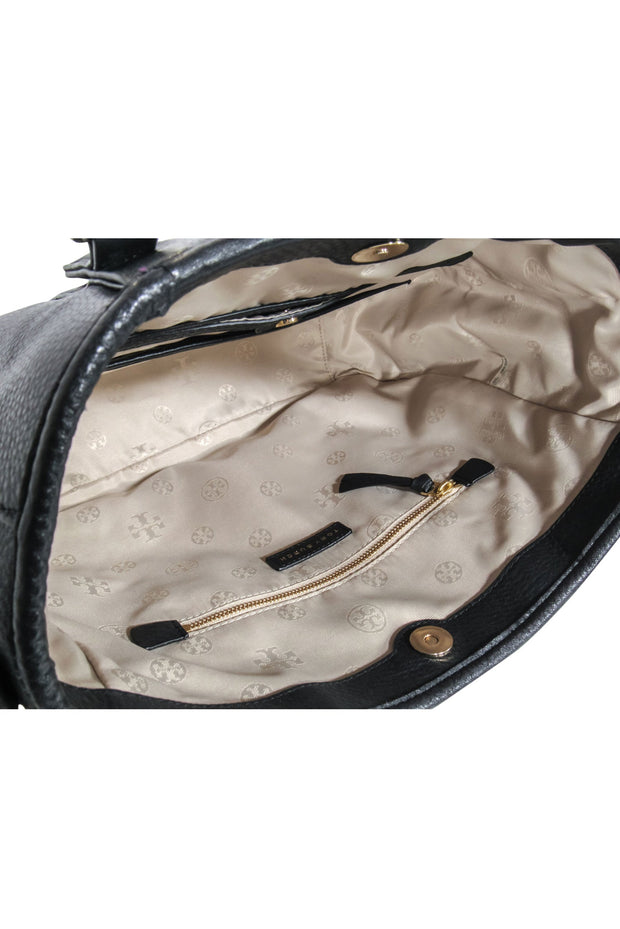 Current Boutique-Tory Burch - Black Pebbled Leather Logo Front Handbag