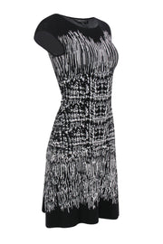 Current Boutique-BCBG Max Azria - Black & White Striped Knit Dress Sz XXS