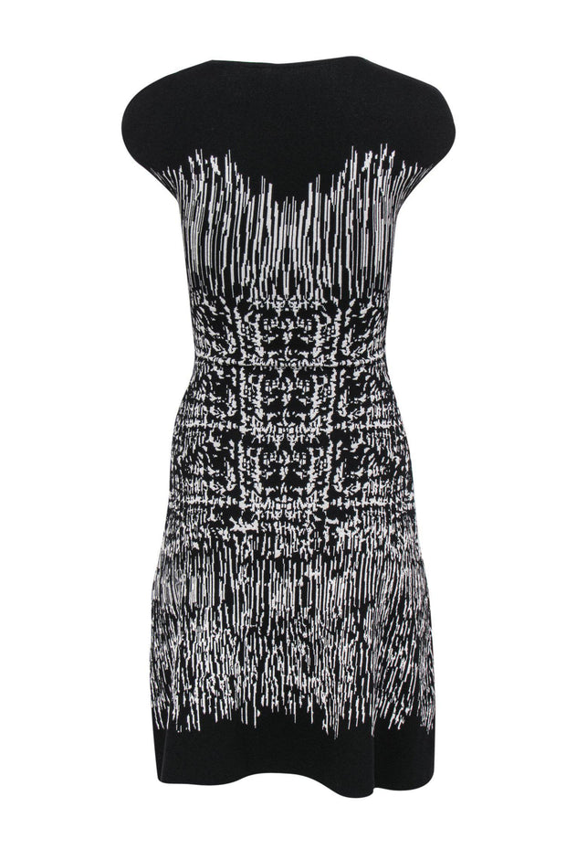 Current Boutique-BCBG Max Azria - Black & White Striped Knit Dress Sz XXS