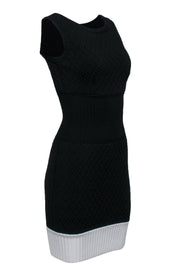 Current Boutique-Chanel - Black & White Knit Dress w/ Diamond Embossing Sz 6