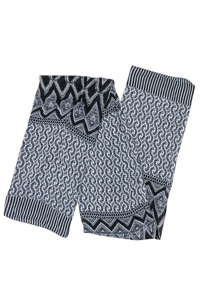 Current Boutique-St. John - Black & White Printed Scarf